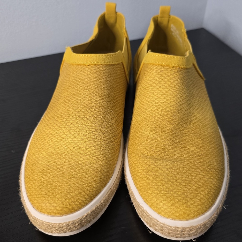 Bella Vita Wrenley Slip-On‎ Shoes Womens 9 Yellow Comfort Flats Loafers Casual